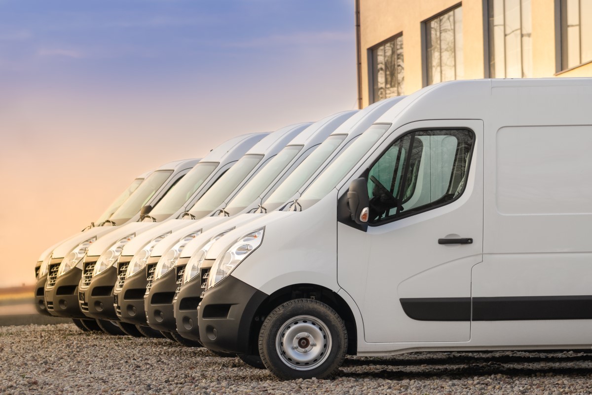 fleet-white-commercial-van